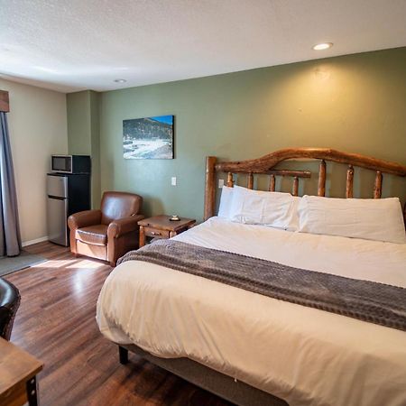 Evergreen Motel Libby エクステリア 写真