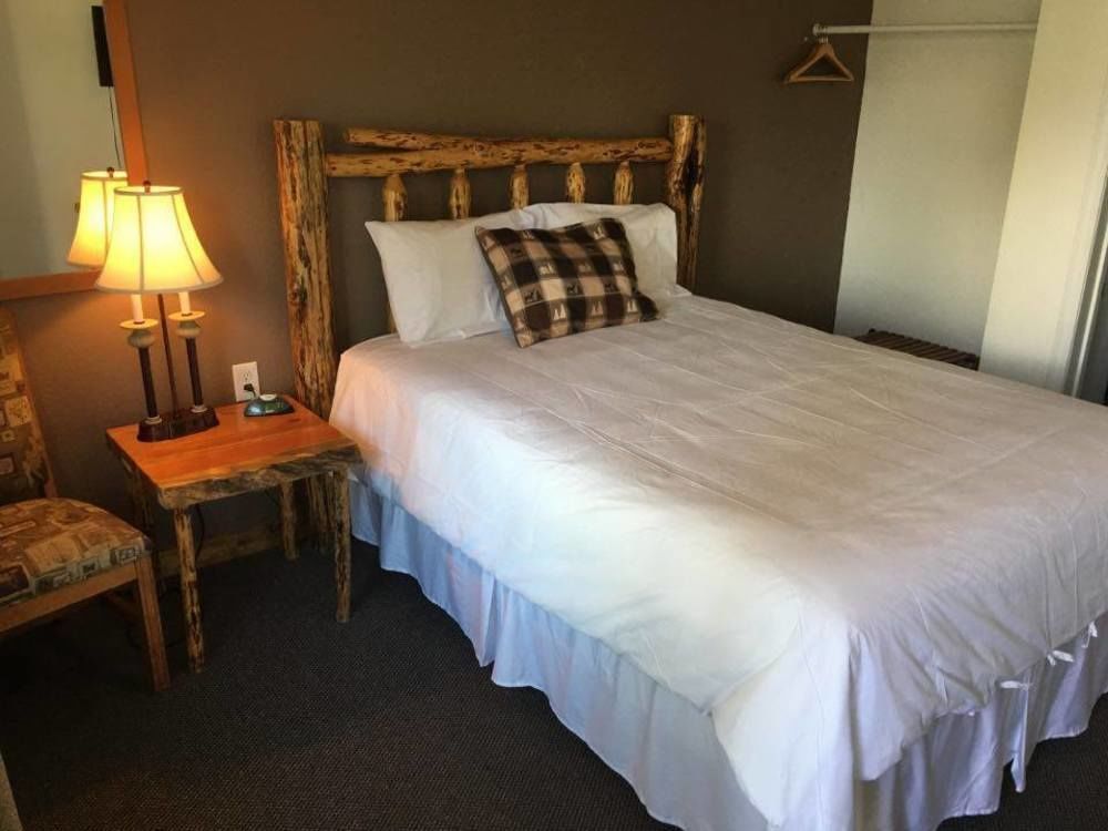Evergreen Motel Libby エクステリア 写真